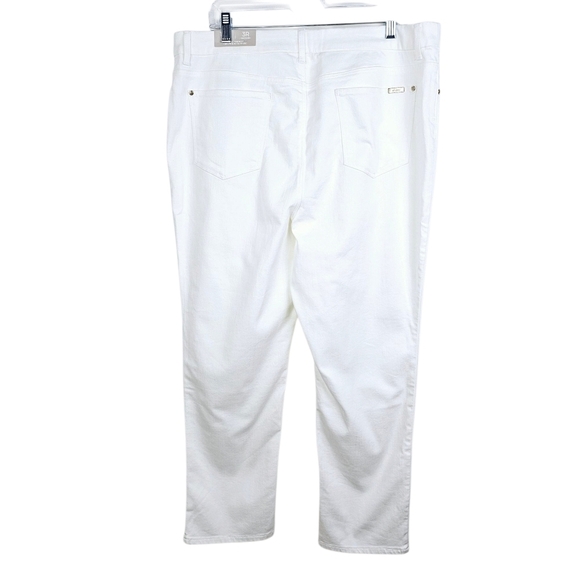 Chico's #570258018 So Slimming White Girlfriend Ankle Jeans NWT - Picture 2 of 16